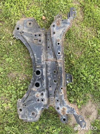 Подрамник toyota corolla 150