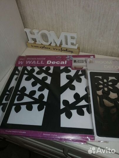 Декоративные наклейки на стену