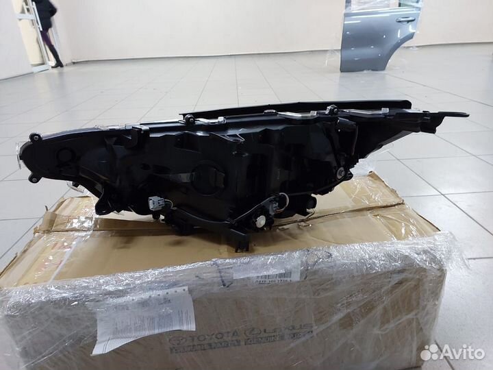 Тойота Рав 4 50 Фара правая