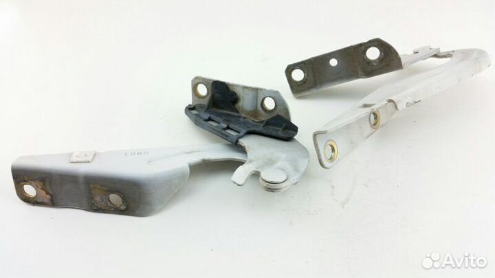 Петля капота Mitsubishi Outlander CW5W 2010