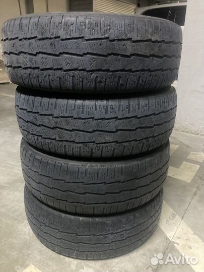 Michelin Agilis 215/60 R17C 104H