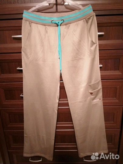 Спортивный костюм женский