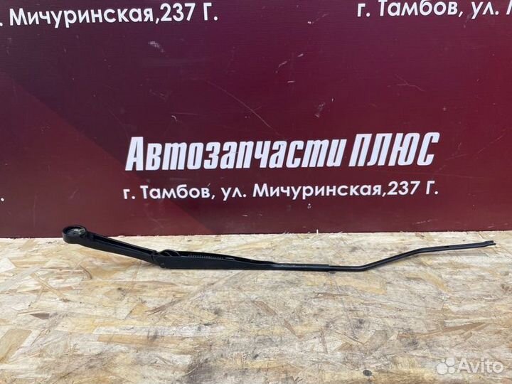 Поводок дворника передний левый LADA X-Ray