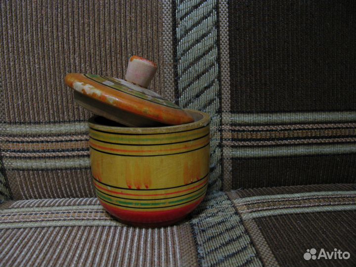 Солонки, щипцы для колки сахара, дуршлаг