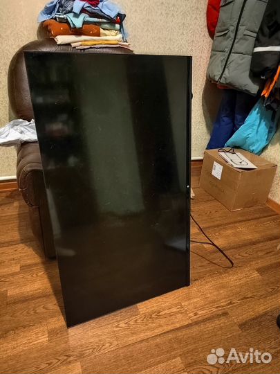 Продам на запчасти телевизор