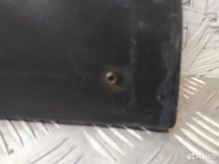 Б/У Накладка на порог Следы от саморезов