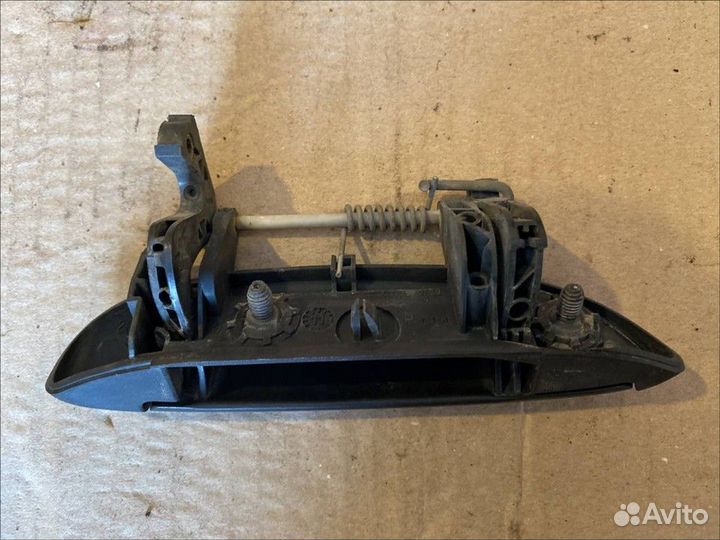 Ручка двери наружная левая Renault Logan