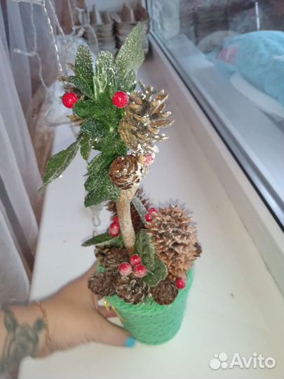 Топиарий из шишек