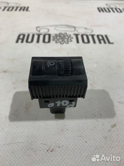 Кнопка корректора фар Volkswagen Polo sedan (MK5)