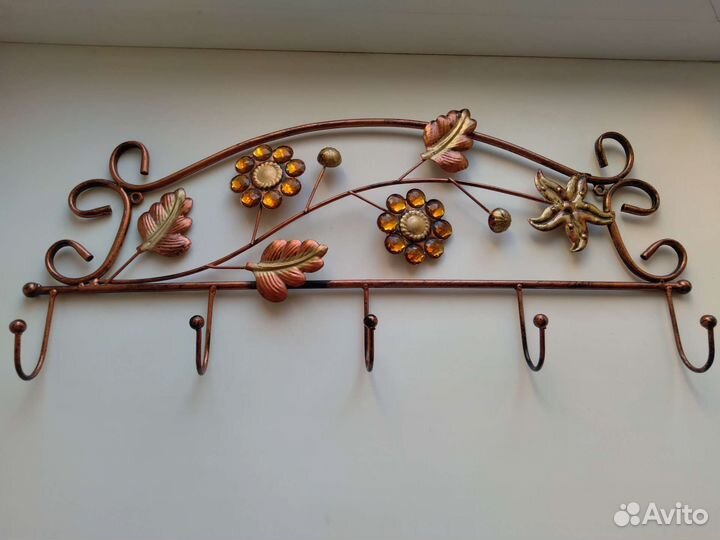 Новая вешалка настенная на 5 крючков металл