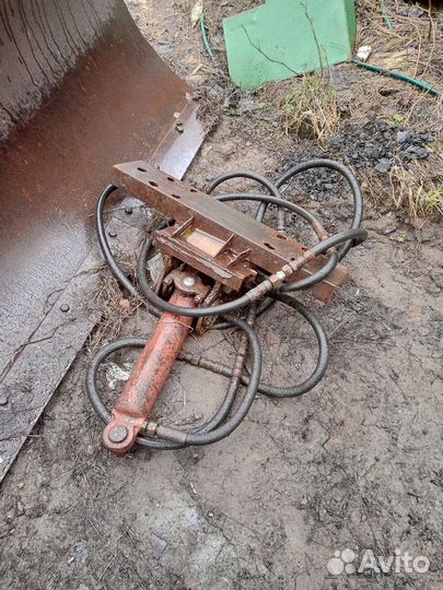 Отвал на т 150