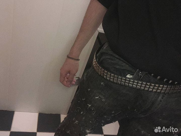 Ремень с заклепками