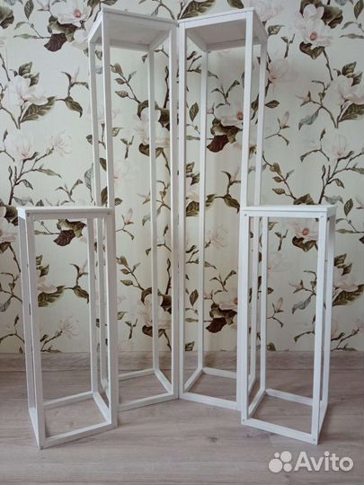 Набор декоративных стоек для цветов