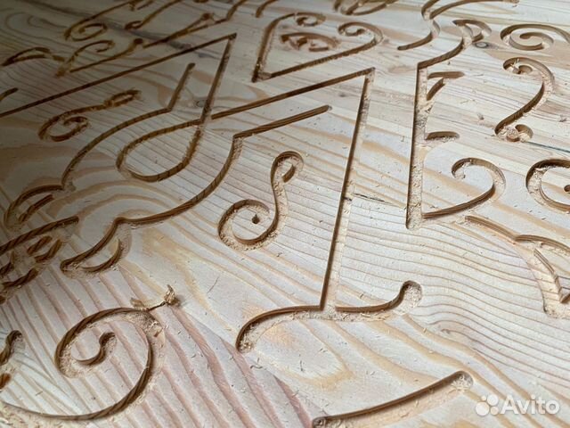 Фрезерная резка дерева и пластика