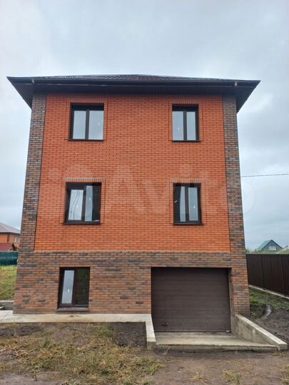 Дом 210 м² на участке 5,5 сот.