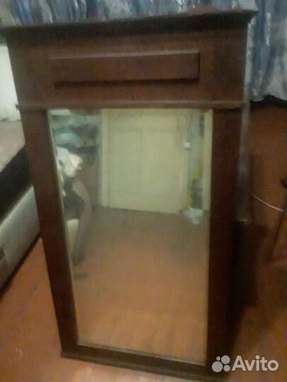 Зеркало старинное в раме