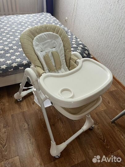 Стульчик для кормления Tommy Wow wow Бежевый