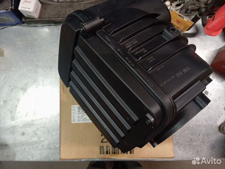 Корпус воздушного фильтра Volkswagen, Skoda