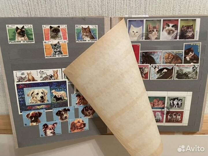 Альбом с коллекцией марок (кошки и собаки) 438шт