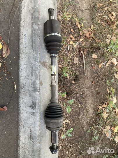 Продам оригинал левый привод