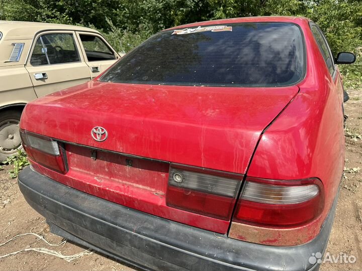 Тойота карина Е крышка багажника