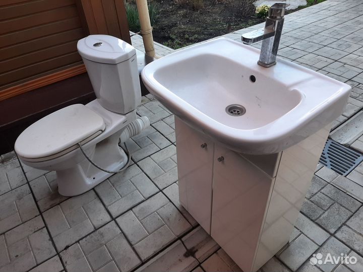 Унитаз и раковина б/у