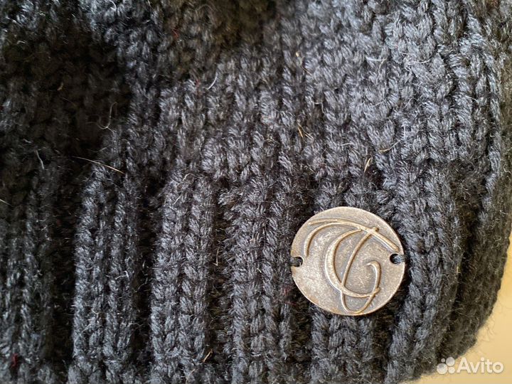 Шапка женская вязаная черная с помпоном