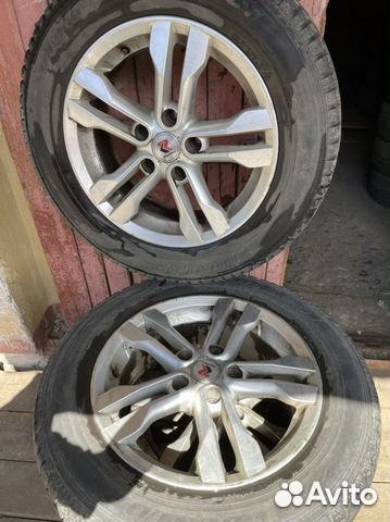 Комплект зимних колес 215/60/16 Nissan