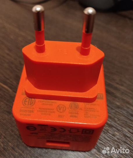 Зарядное устройство JBL F5V-2.3C-1U оригинал