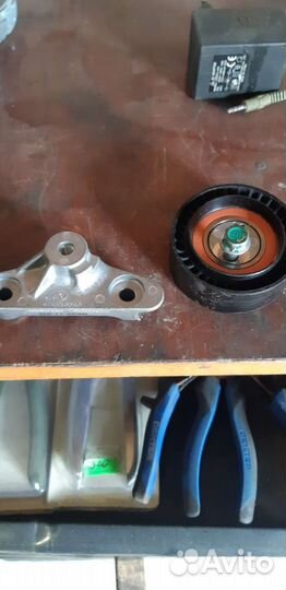 Натяжной ролик Polo sedan