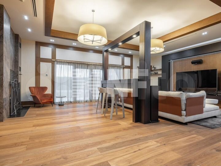 Дом 520 м² на участке 21 сот.