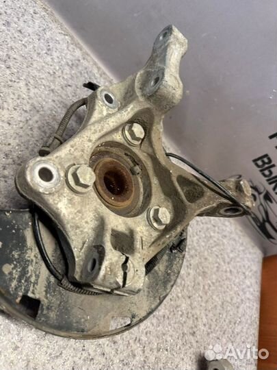 Кулак поворотный передний правый Chevrolet Cruze