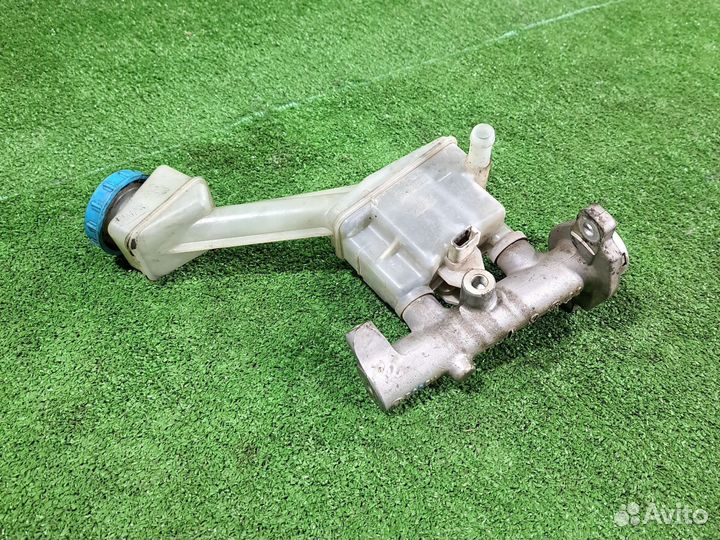 Главный тормозной цилиндр Ниссан Примера П12