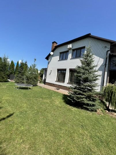 Коттедж 240 м² на участке 6 сот.