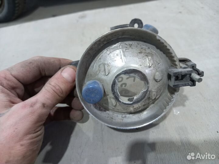 Фара противотуманная левая для УАЗ Patriot 2005