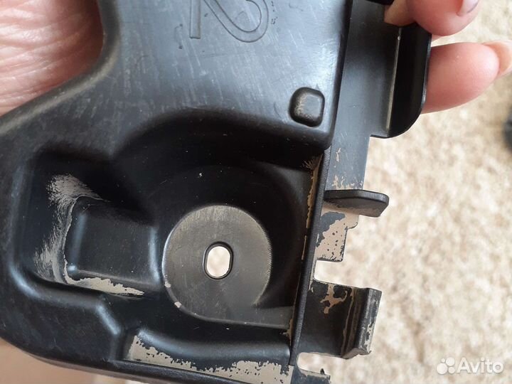 Кронштейн бампера заднего Renault Duster 1