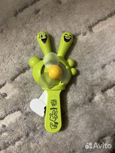 Вентилятор ручной игрушка детский пропеллер