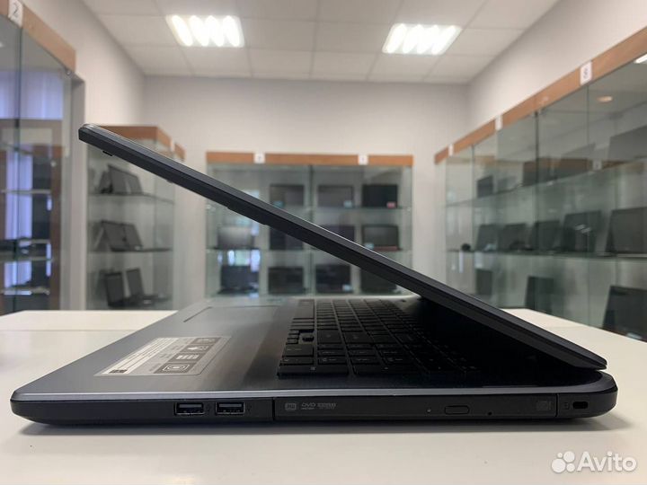 Ноутбук Acer Aspire 17.3 (Pentium/ 4gb/ 820M)