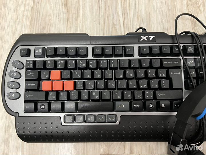 Наушники Sades