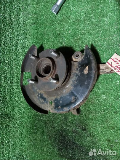 Поворотные кулаки Nissan Almera N15