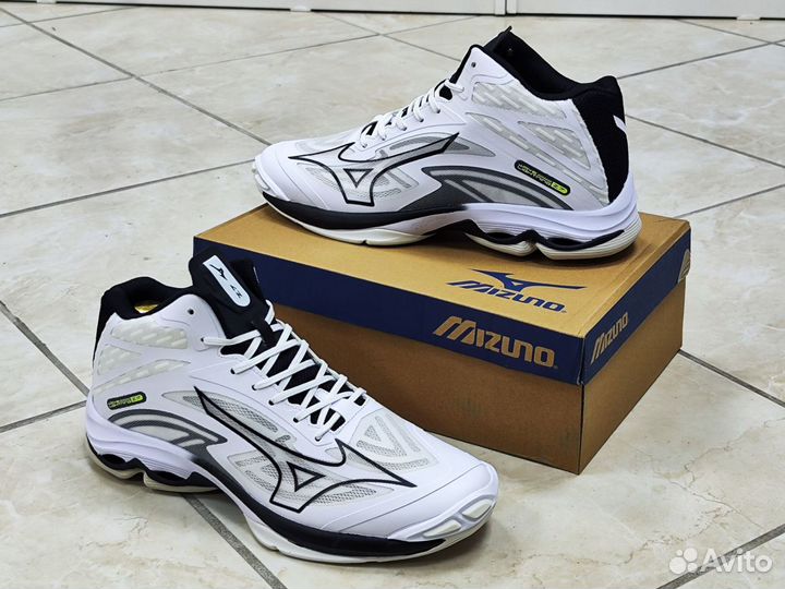 Волейбольные кроссовки mizuno