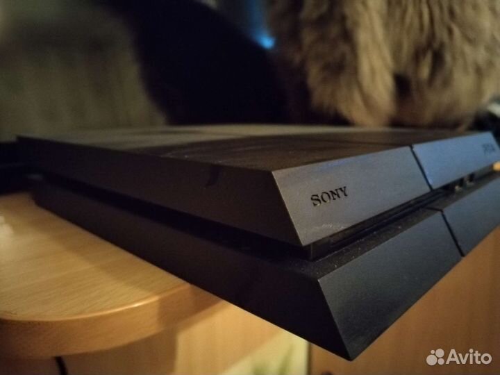 Sony PS4 500gb 1 геймпад