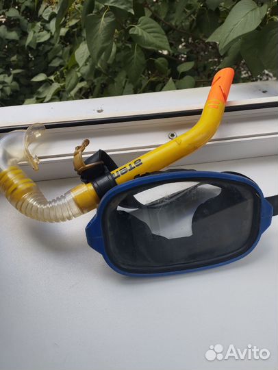 Маска для подводного плавания с трубкой