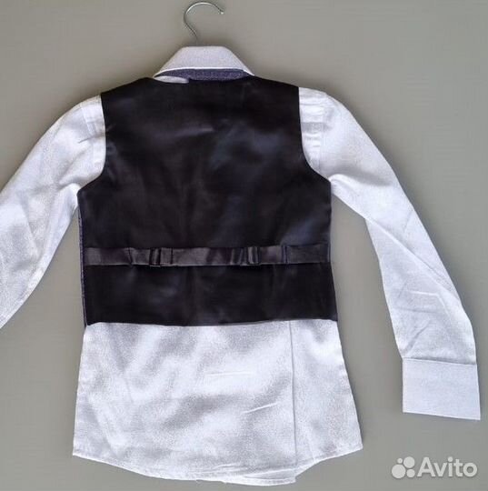 Нарядная рубашка белая с жилетом новая р.92