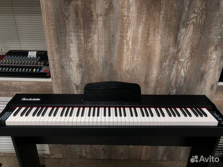 Цифровое пианино