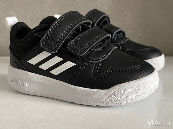 Кроссовки детские adidas 20 размер