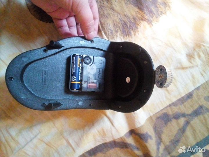 Стекающие часы Сальвадора Дали