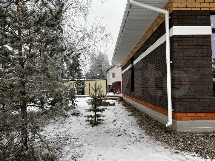 Дом 146 м² на участке 8 сот.