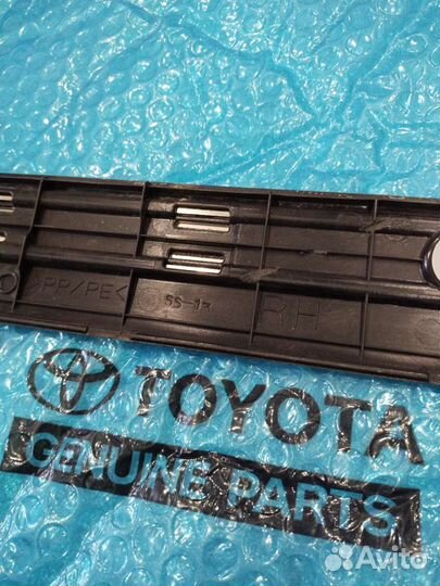 Накладка проема двери Camry 50 передняя правая Б/У