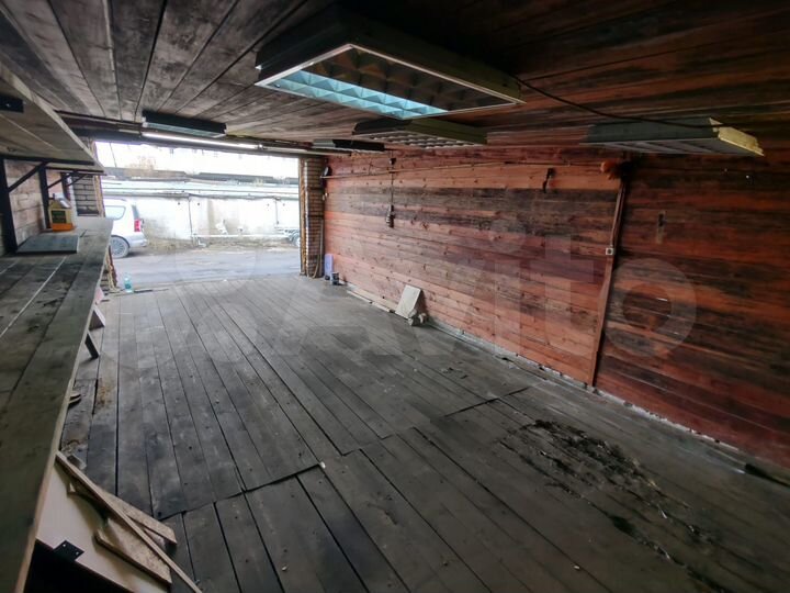 Гараж, > 30 м²